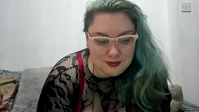 Snapshot of Bustycurves chatting on April 2026 11:25:01 PM Bustycurves online show from April 2026 11:25:01 PM