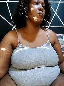 YummyChocolatexx2 online show from February 2026 05:45:01 AM