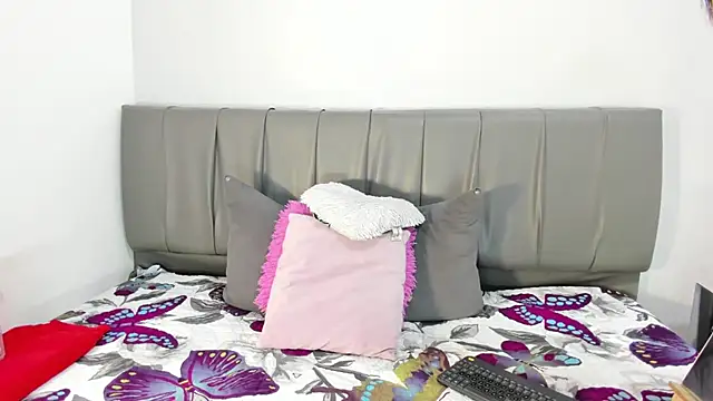 Cherllynn online show from February 2025 03:48:02 PM