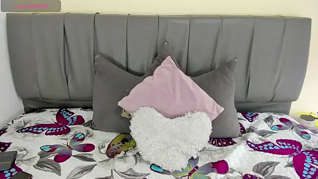 Cherllynn online show from November 2025 03:58:02 PM