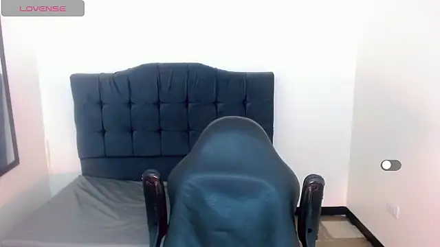 Snapshot of la_ratona_1 chatting on December 2024 05:23:02 PM la ratona 1 online show from December 2024 05:23:02 PM