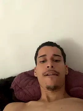 predador762 online show from November 2025 06:07:02 PM