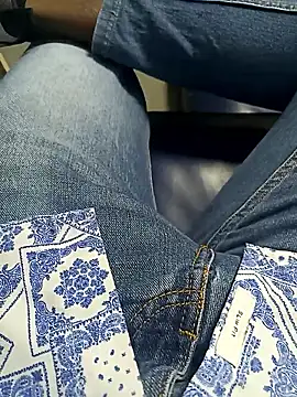 Snapshot of bangaloresexyguy chatting on January 2026 04:09:01 PM bangaloresexyguy online show from January 2026 04:09:01 PM