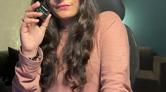 demieliss online show from December 2024 07:10:01 PM