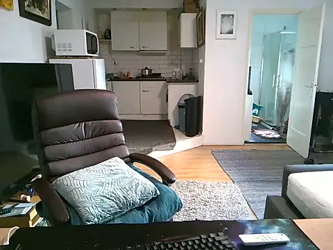 mihaimichael online show from September 2025 01:22:01 PM