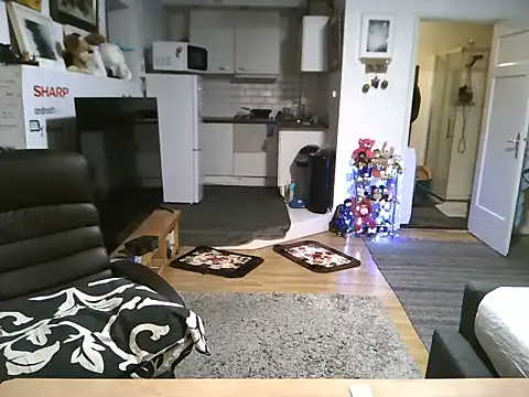 mihaimichael online show from October 2025 09:33:01 PM