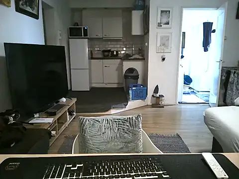 mihaimichael online show from April 2026 12:14:01 PM