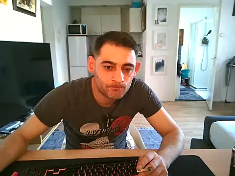 Snapshot of mihaimichael chatting on May 2026 03:49:02 PM mihaimichael online show from May 2026 03:49:02 PM