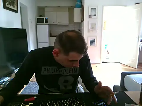 Snapshot of mihaimichael chatting on May 2026 08:08:01 AM mihaimichael online show from May 2026 08:08:01 AM