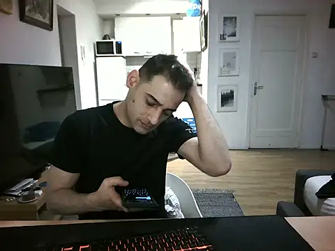Snapshot of mihaimichael chatting on May 2026 08:14:02 PM mihaimichael online show from May 2026 08:14:02 PM