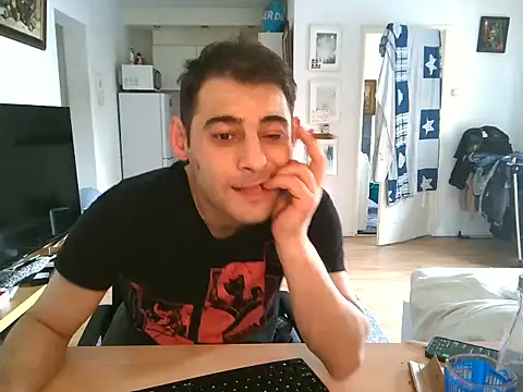 Snapshot of mihaimichael chatting on May 2026 12:47:02 PM mihaimichael online show from May 2026 12:47:02 PM