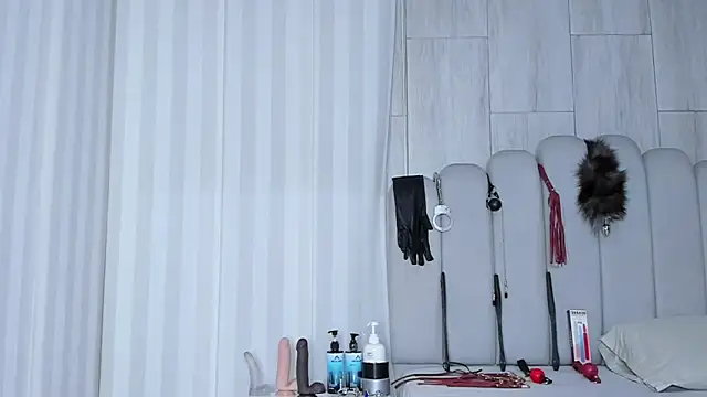 mileyerikson online show from December 2025 03:57:01 AM