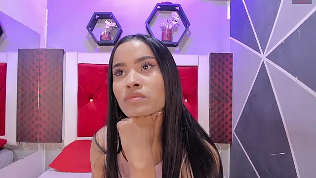 Karoll014 online show from December 2025 12:32:01 PM