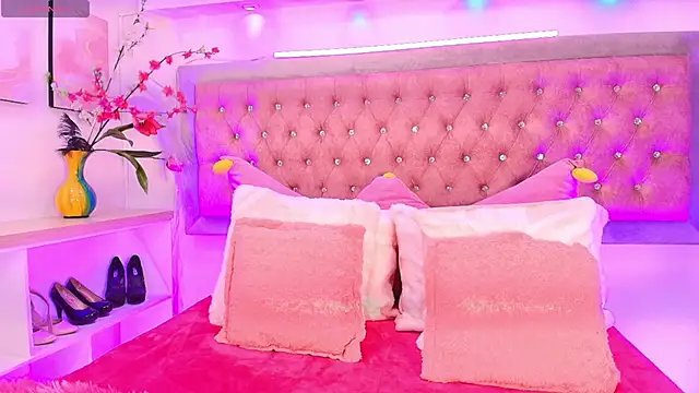 Tayzon Foxxx online show from October 2025 12:47:01 PM