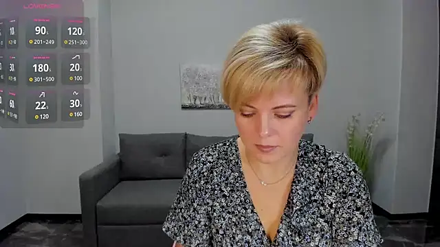 Julia Wilsone online show from December 2024 06:32:01 AM