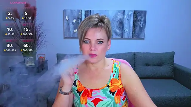 Julia Wilsone online show from November 2025 12:59:01 PM