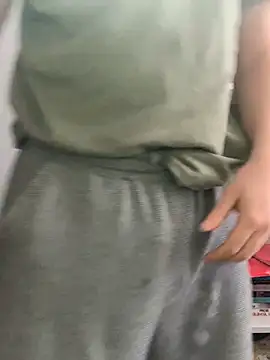 Erenn34 online show from April 2026 04:13:01 PM