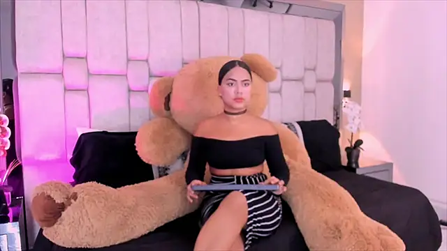 Marilyn-Cooper online show from December 2024 04:47:02 AM