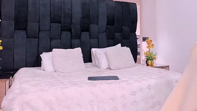 Marilyn-Cooper online show from December 2024 04:30:01 PM