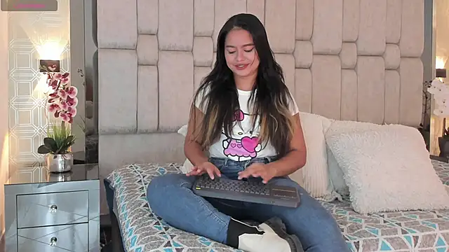 Marilyn-Cooper online show from February 2025 04:25:01 AM