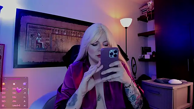 Snapshot of Irinaa_Scarlett chatting on June 2026 05:52:01 PM Irinaa Scarlett online show from June 2026 05:52:01 PM