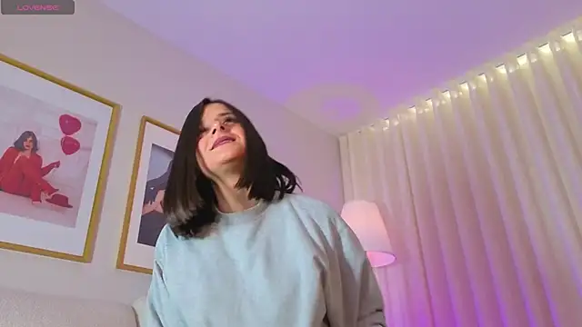 Snapshot of Alice_milf_ chatting on April 2026 11:57:02 AM Alice milf online show from April 2026 11:57:02 AM