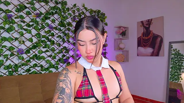 Snapshot of melody_cute10 chatting on February 2026 01:43:01 PM melody cute10 online show from February 2026 01:43:01 PM