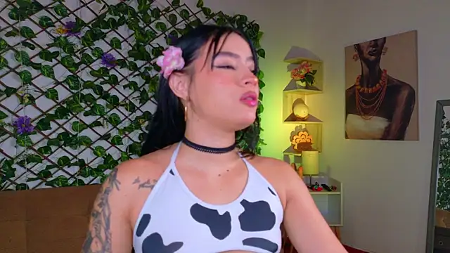 melody cute10 online show from April 2026 01:31:01 PM