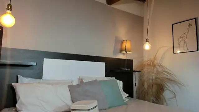 Snapshot of SaraaJhonsonn chatting on April 2026 03:06:01 PM SaraaJhonsonn online show from April 2026 03:06:01 PM