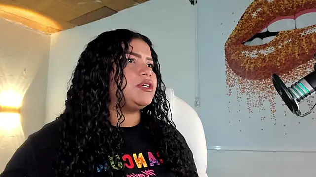 loly marce online show from February 2025 09:04:01 PM