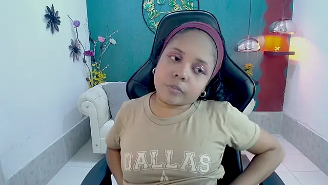 Snapshot of Melikasweetz chatting on February 2026 05:44:02 PM Melikasweetz online show from February 2026 05:44:02 PM