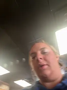 lairarose online show from October 2025 04:14:02 PM