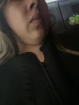 LinaBrowm online show from January 2026 04:12:02 PM