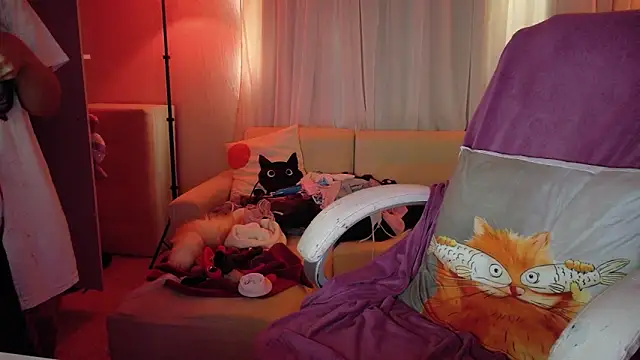 Snapshot of AllisonCatUwU chatting on May 2026 02:58:02 PM AllisonCatUwU online show from May 2026 02:58:02 PM