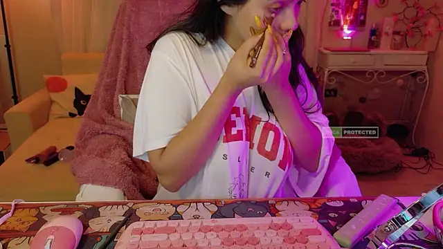 Snapshot of AllisonCatUwU chatting on June 2026 03:33:01 PM AllisonCatUwU online show from June 2026 03:33:01 PM