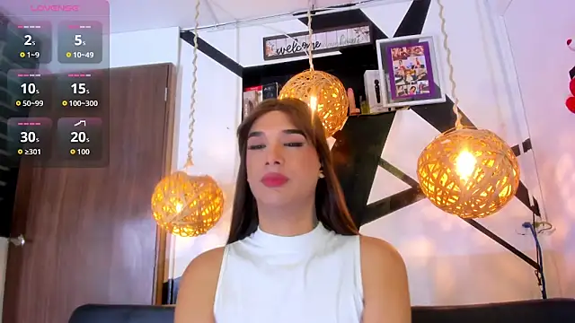 victoria aleia  online show from October 2025 09:48:01 PM