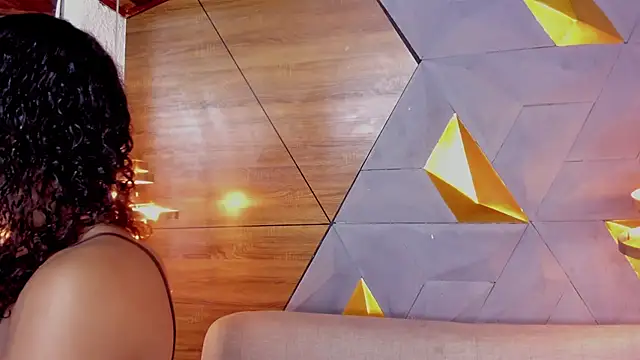 sarah banks1 online show from December 2024 07:03:02 PM