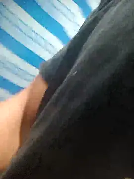 Snapshot of Leonul chatting on November 2025 05:28:02 AM Leonul online show from November 2025 05:28:02 AM