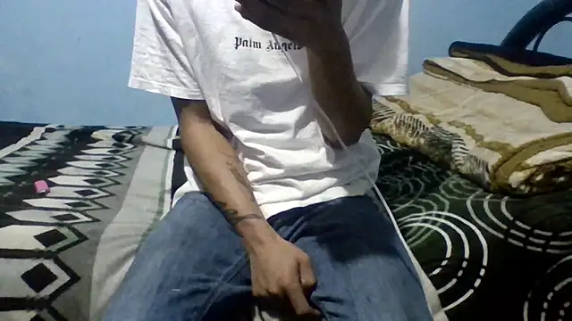 Snapshot of Leonul chatting on November 2025 08:47:01 AM Leonul online show from November 2025 08:47:01 AM