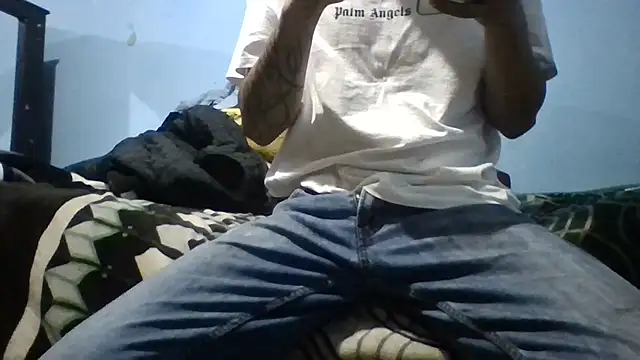 Snapshot of Leonul chatting on December 2025 10:09:01 AM Leonul online show from December 2025 10:09:01 AM