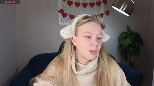 Snapshot of Sarra_Cooper chatting on February 2025 01:04:02 AM Sarra Cooper online show from February 2025 01:04:02 AM