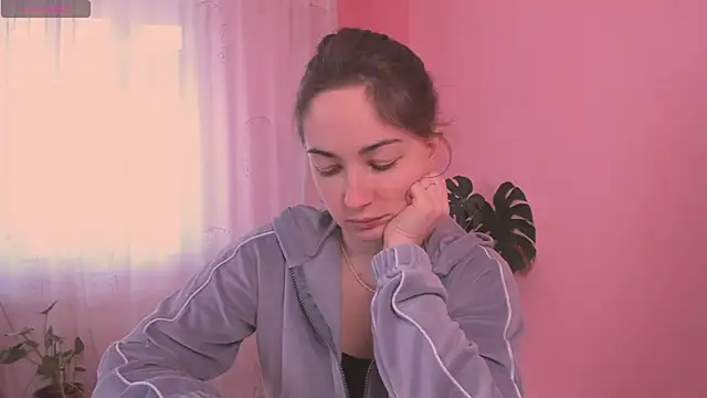 Snapshot of cClandesTina chatting on March 2025 12:04:01 PM cClandesTina online show from March 2025 12:04:01 PM