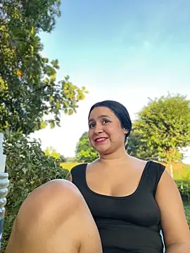 Pretty Isadora online show from December 2024 10:01:02 PM