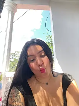 Pretty Isadora online show from January 2025 07:04:01 PM