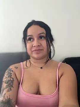 Pretty Isadora online show from February 2026 07:54:01 PM