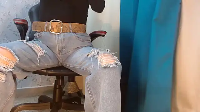 Samantabrown  online show from November 2025 11:10:02 AM