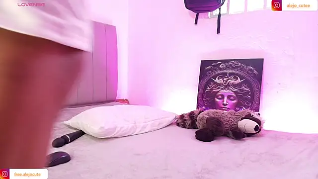 alejo cute online show from February 2025 10:12:01 PM