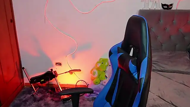 tay ler3 online show from December 2024 04:53:01 AM