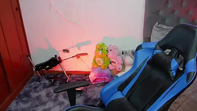 tay ler3 online show from December 2024 08:33:02 AM