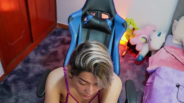 tay ler3 online show from January 2025 03:48:02 AM